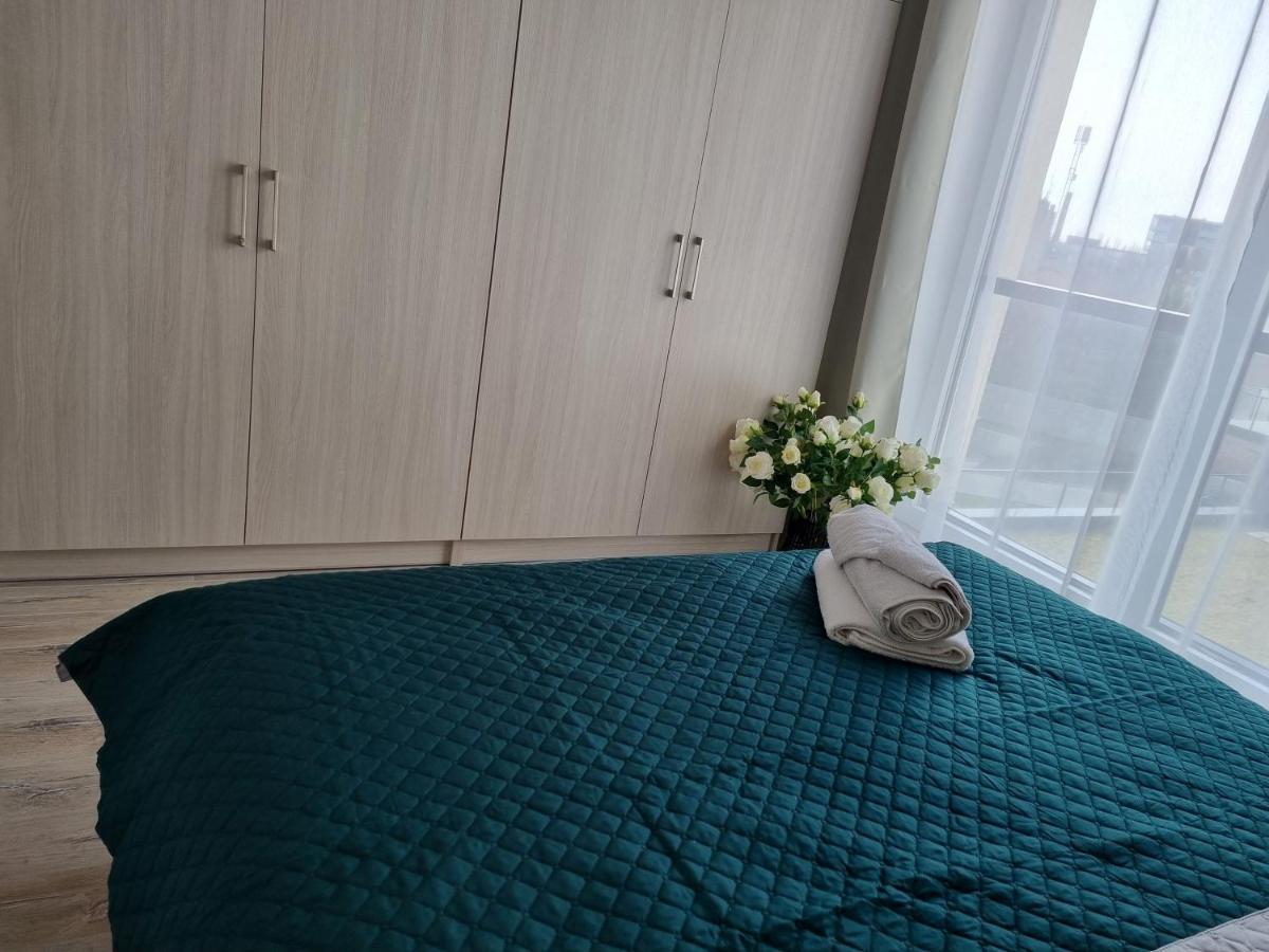 Q Apart Enter- Klimatyzowany 2 Pokojowy Apartament Przy Manufakturze Z Garazem Gratis, Fv Лодз Екстериор снимка