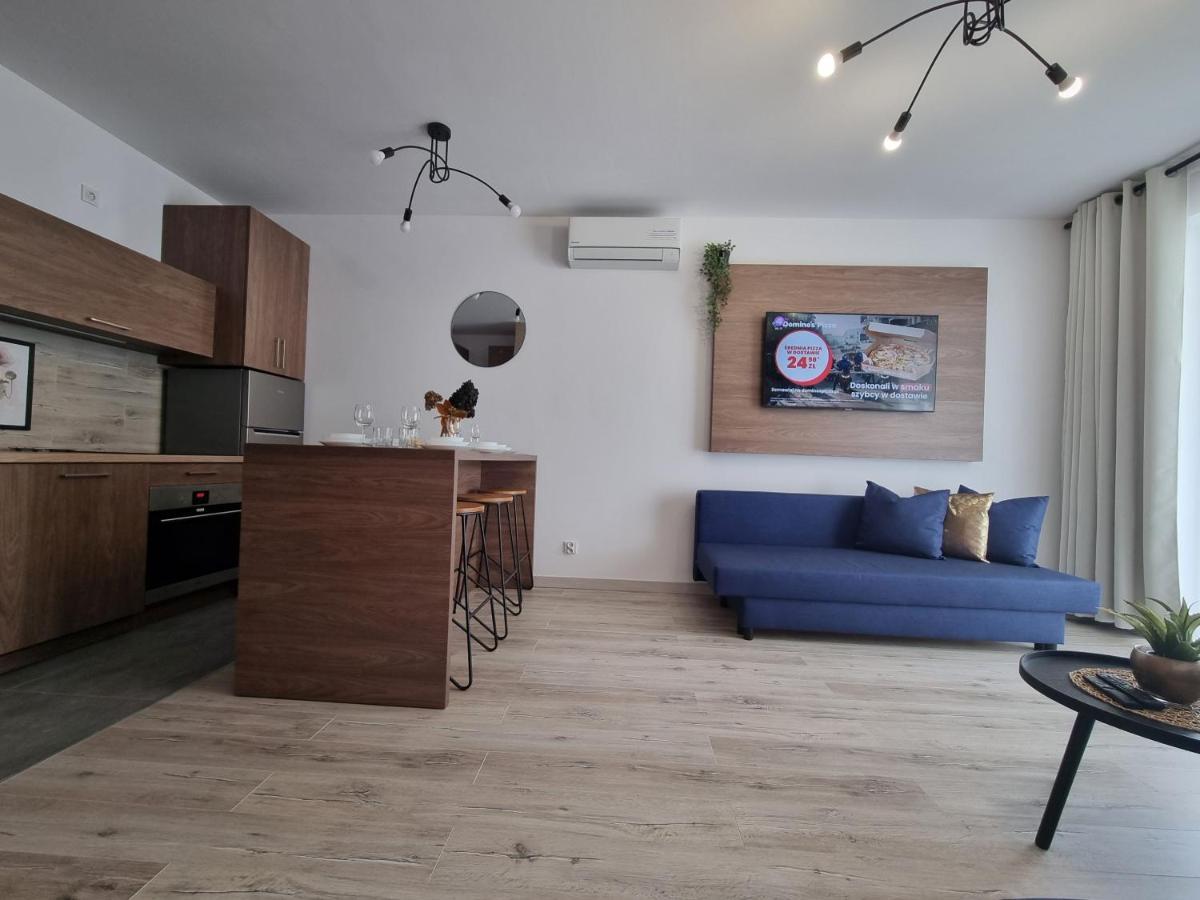 Q Apart Enter- Klimatyzowany 2 Pokojowy Apartament Przy Manufakturze Z Garazem Gratis, Fv Лодз Екстериор снимка