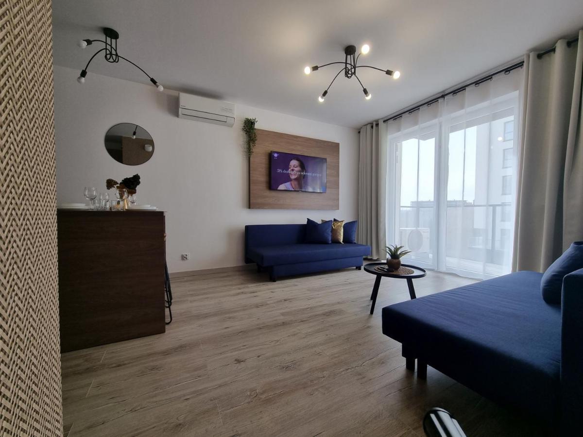 Q Apart Enter- Klimatyzowany 2 Pokojowy Apartament Przy Manufakturze Z Garazem Gratis, Fv Лодз Екстериор снимка