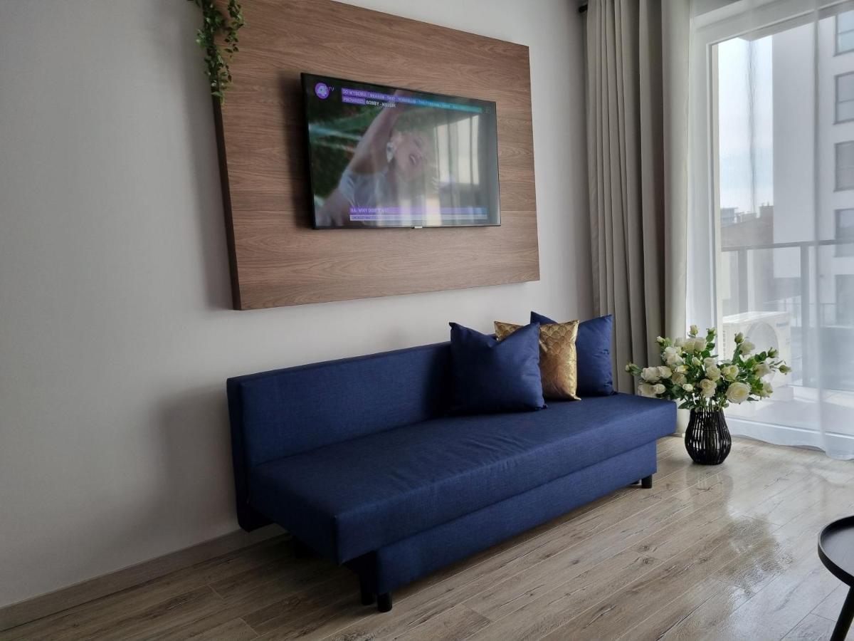 Q Apart Enter- Klimatyzowany 2 Pokojowy Apartament Przy Manufakturze Z Garazem Gratis, Fv Лодз Екстериор снимка