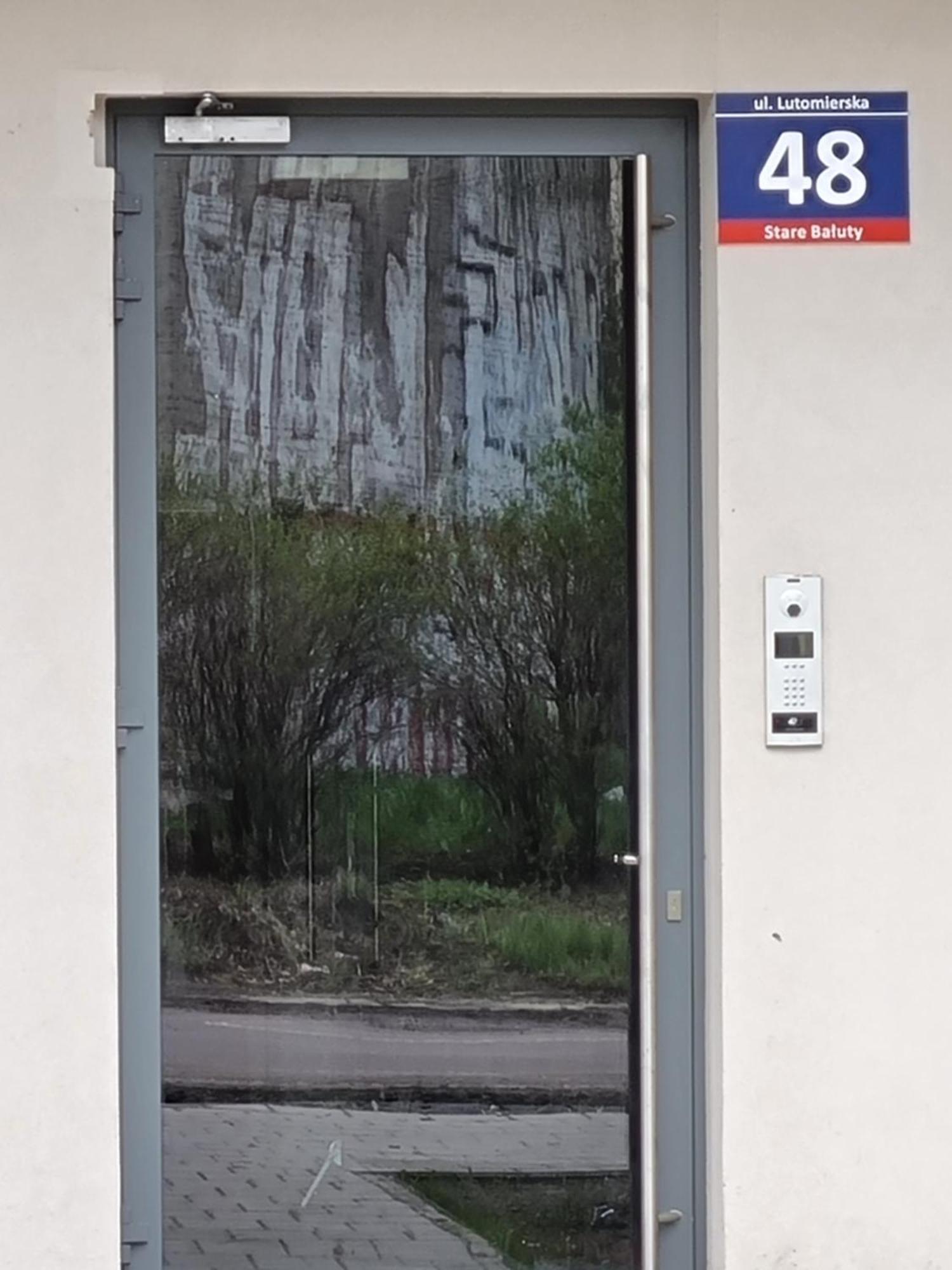 Q Apart Enter- Klimatyzowany 2 Pokojowy Apartament Przy Manufakturze Z Garazem Gratis, Fv Лодз Екстериор снимка
